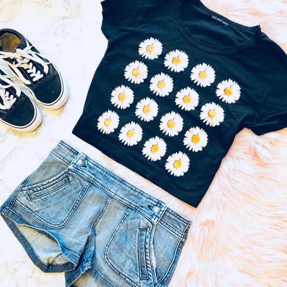 Truly Madly Deeply Tops - EUC Urban Outfitters Truly Madly Deeply Vtg Crop